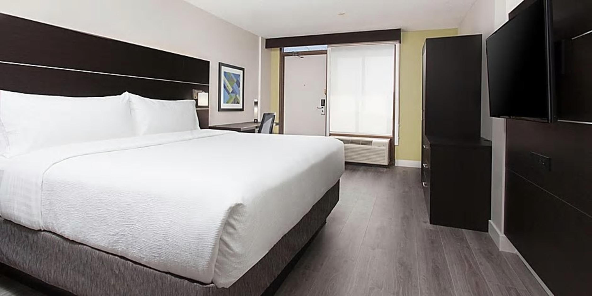 Holiday Inn Express & Suites Mississauga-Toronto Southwest By Ihg Exterior photo