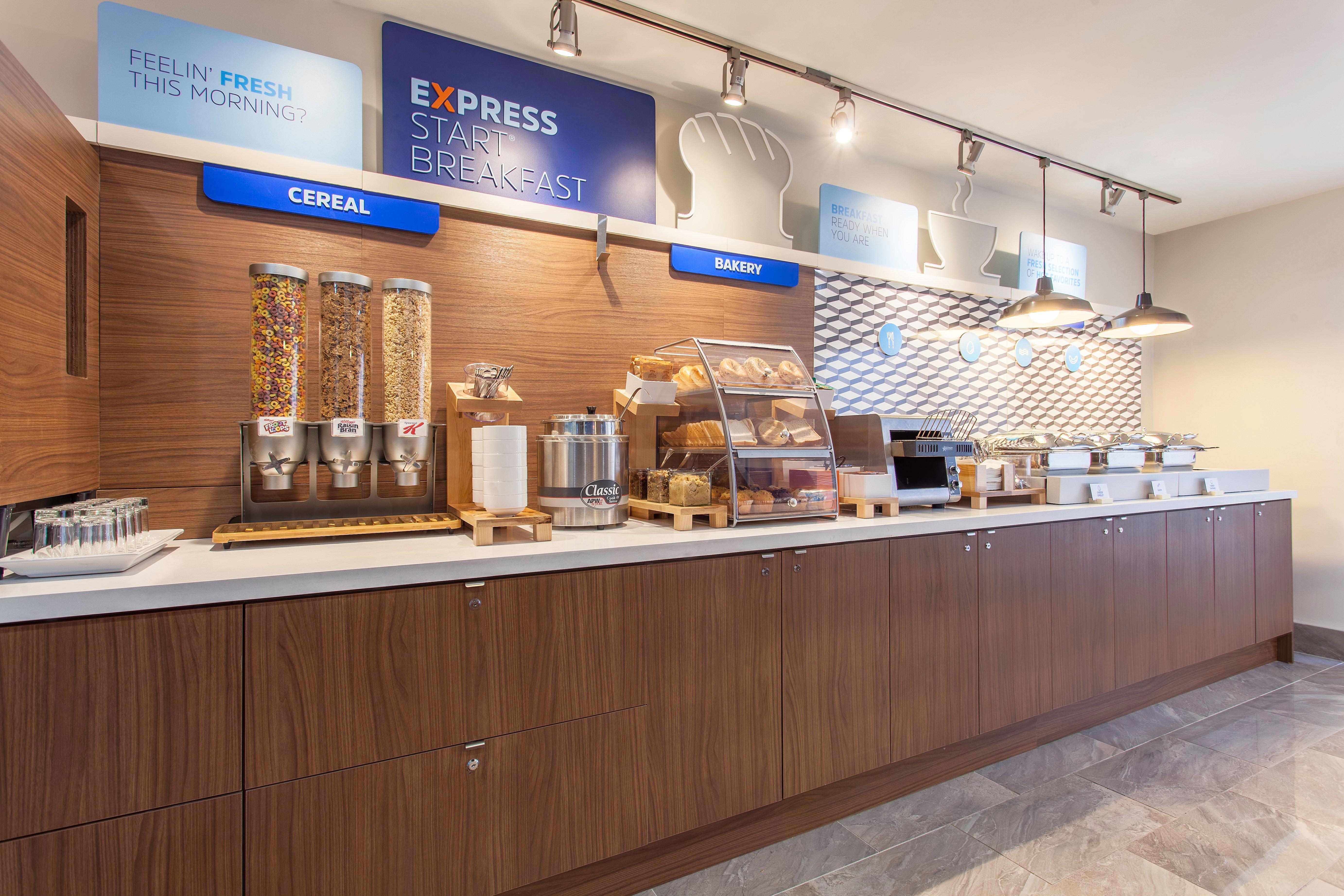 Holiday Inn Express & Suites Mississauga-Toronto Southwest By Ihg Exterior photo