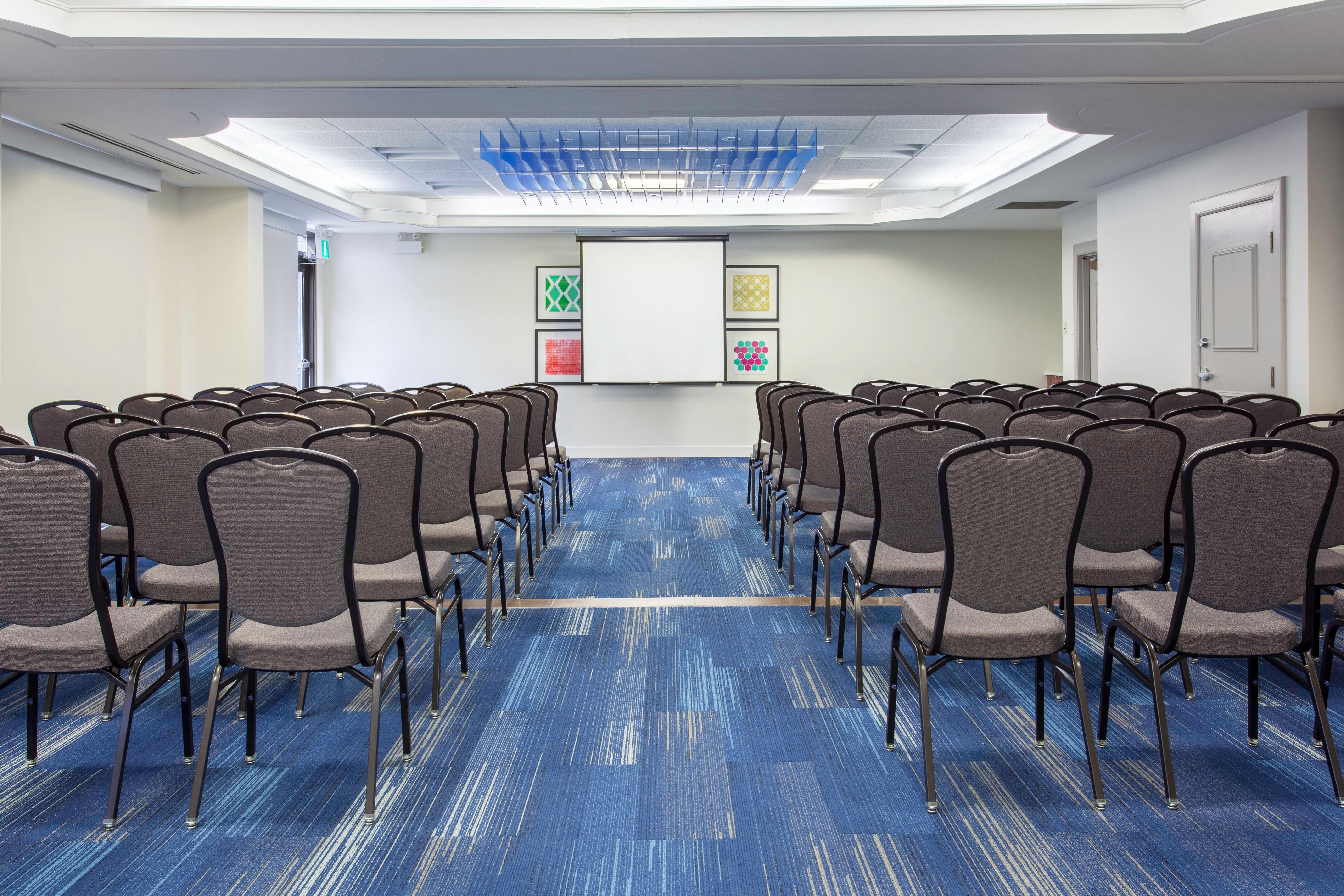 Holiday Inn Express & Suites Mississauga-Toronto Southwest By Ihg Exterior photo