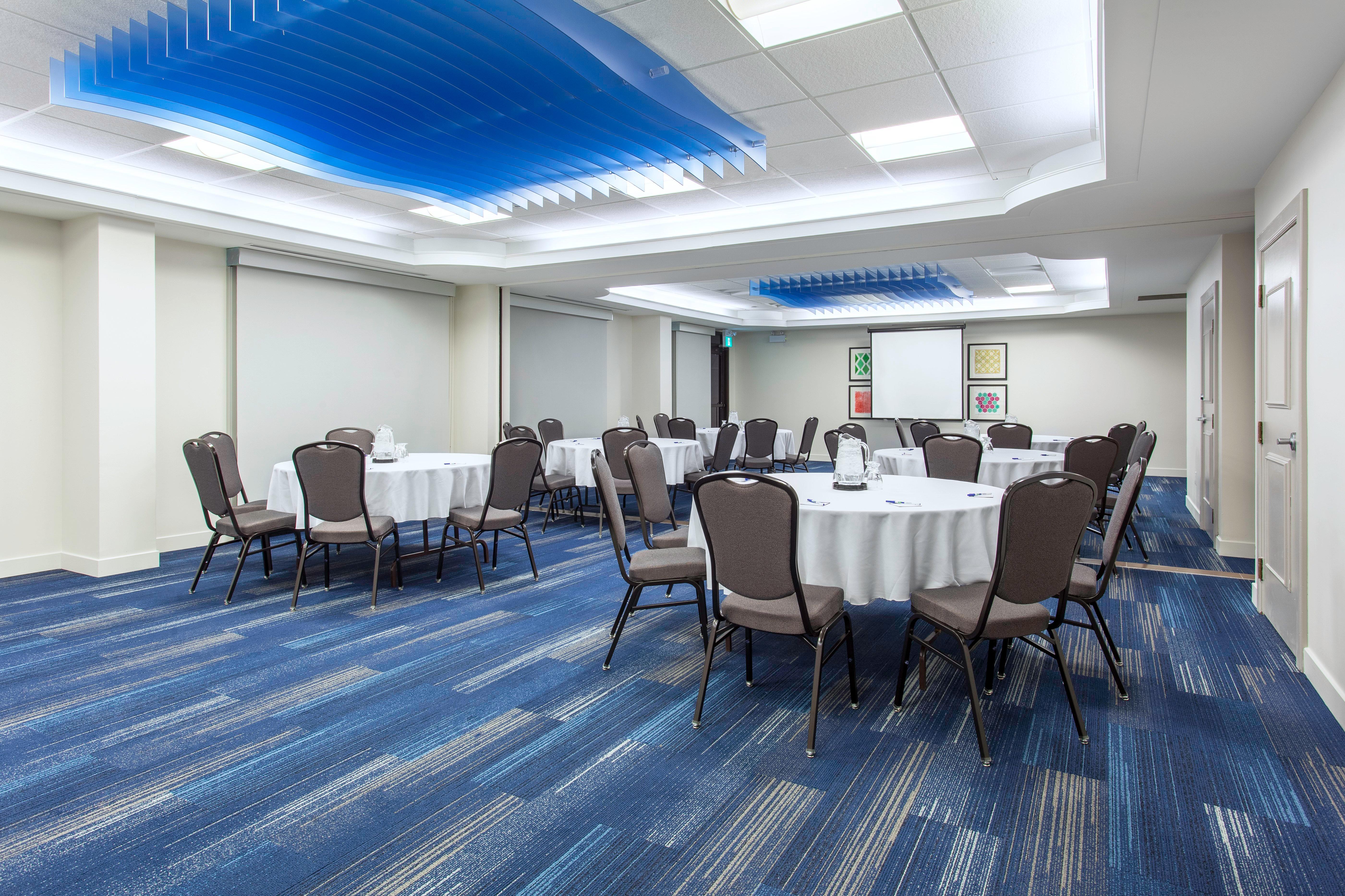 Holiday Inn Express & Suites Mississauga-Toronto Southwest By Ihg Exterior photo