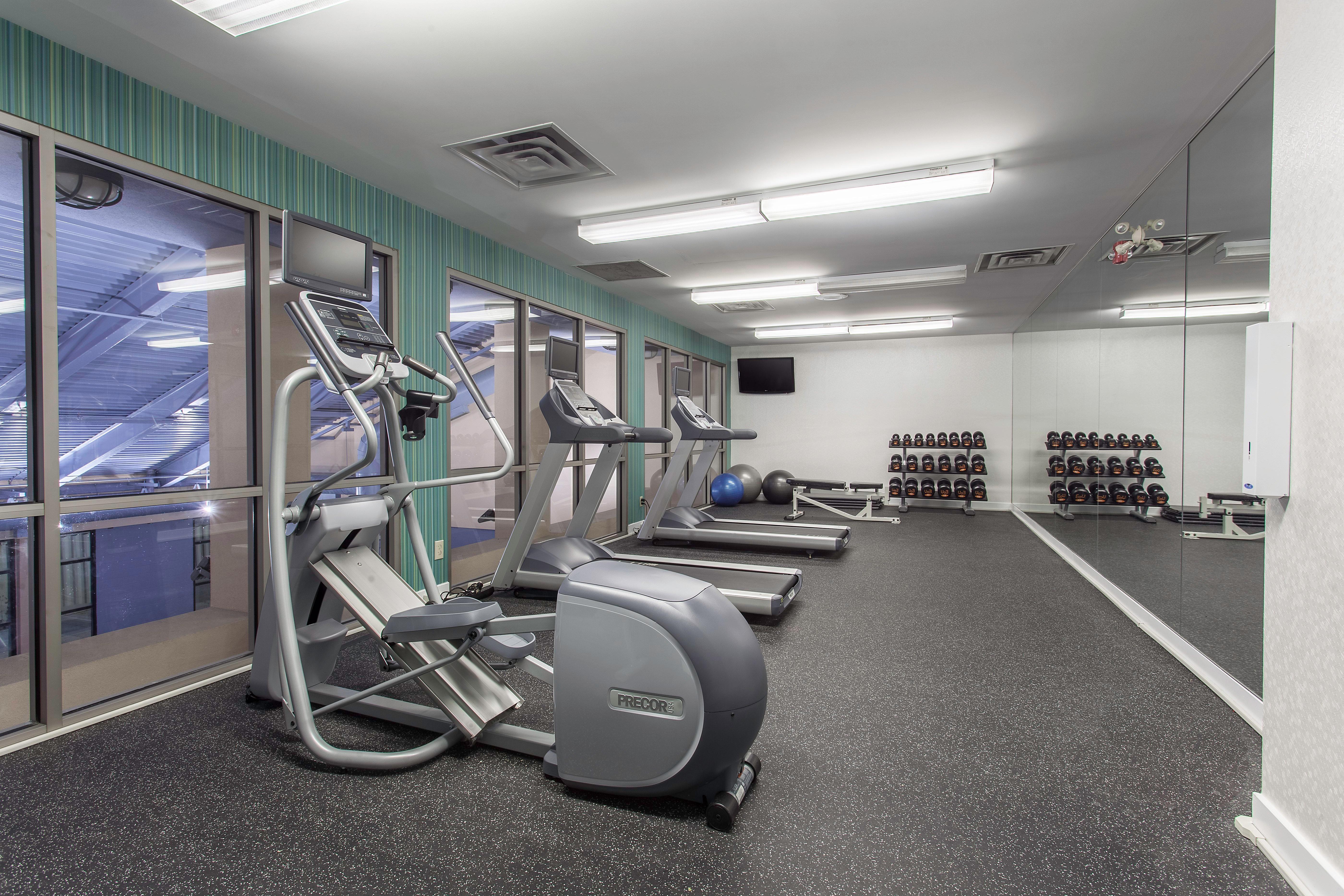 Holiday Inn Express & Suites Mississauga-Toronto Southwest By Ihg Exterior photo