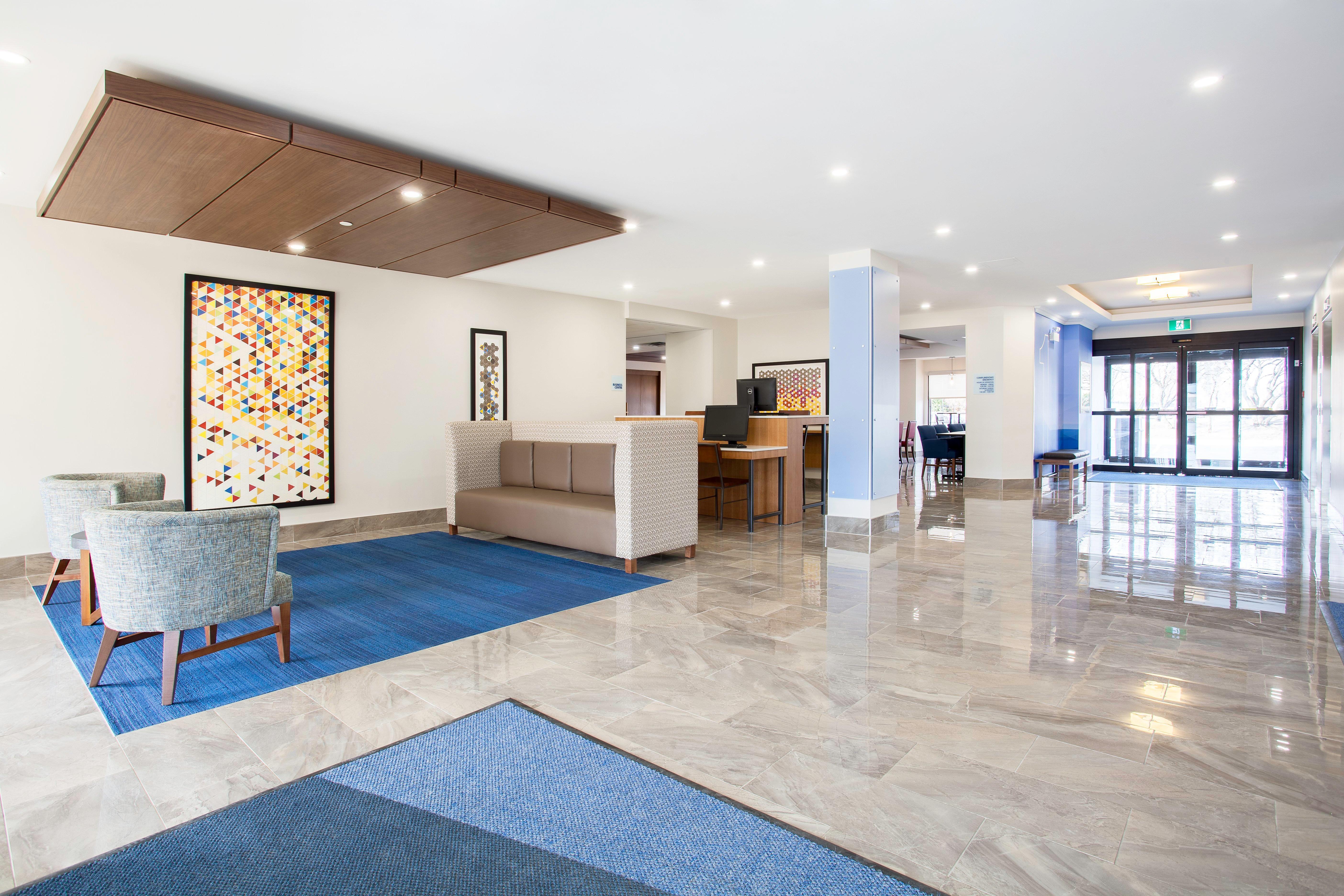 Holiday Inn Express & Suites Mississauga-Toronto Southwest By Ihg Exterior photo