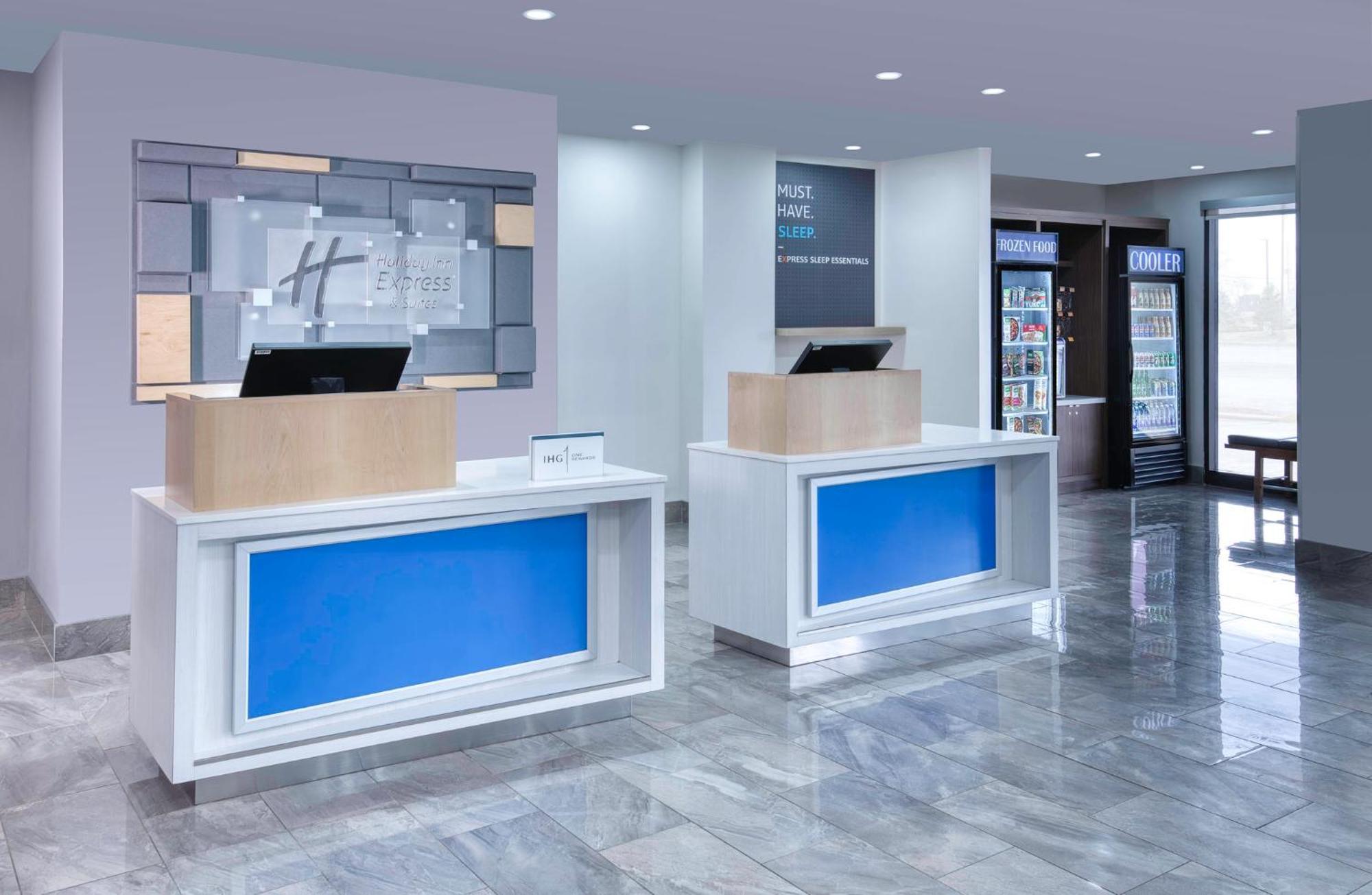 Holiday Inn Express & Suites Mississauga-Toronto Southwest By Ihg Exterior photo