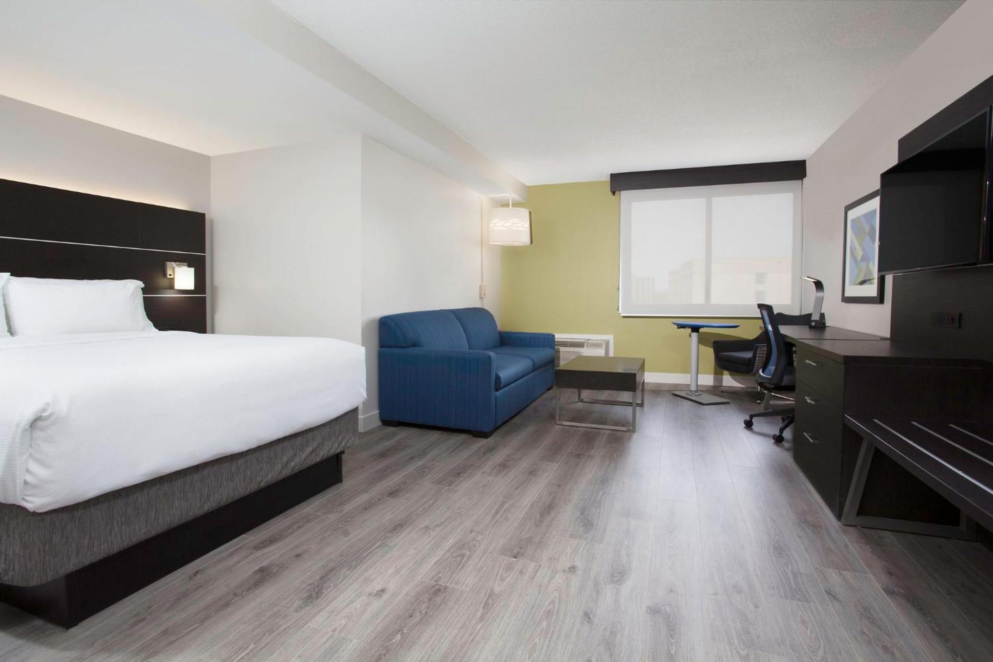 Holiday Inn Express & Suites Mississauga-Toronto Southwest By Ihg Exterior photo